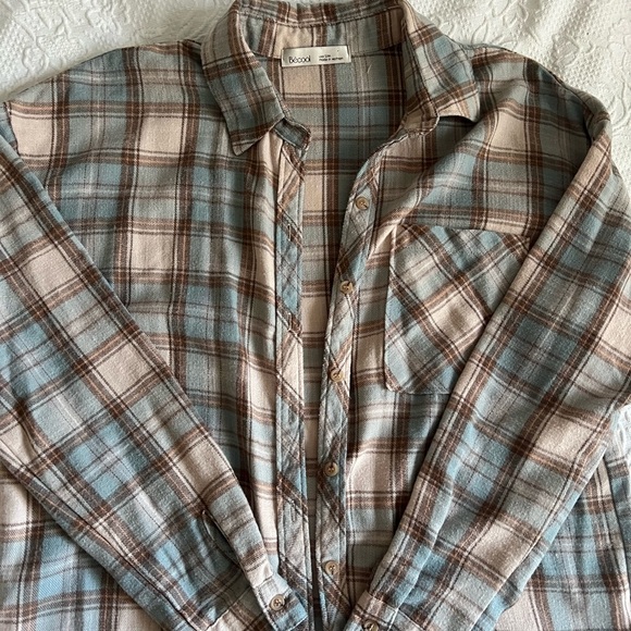 Women’s plaid flannel - Picture 2 of 6